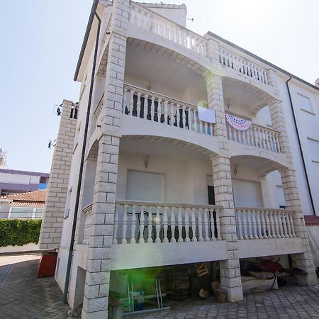 Apartments Lovric Trogir Exterior photo