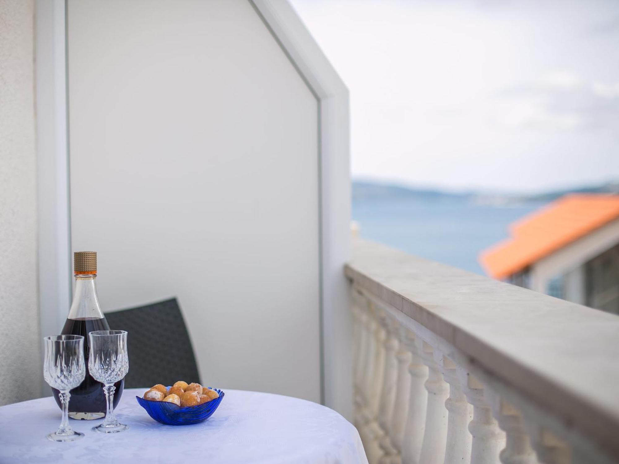 Apartments Lovric Trogir Room photo