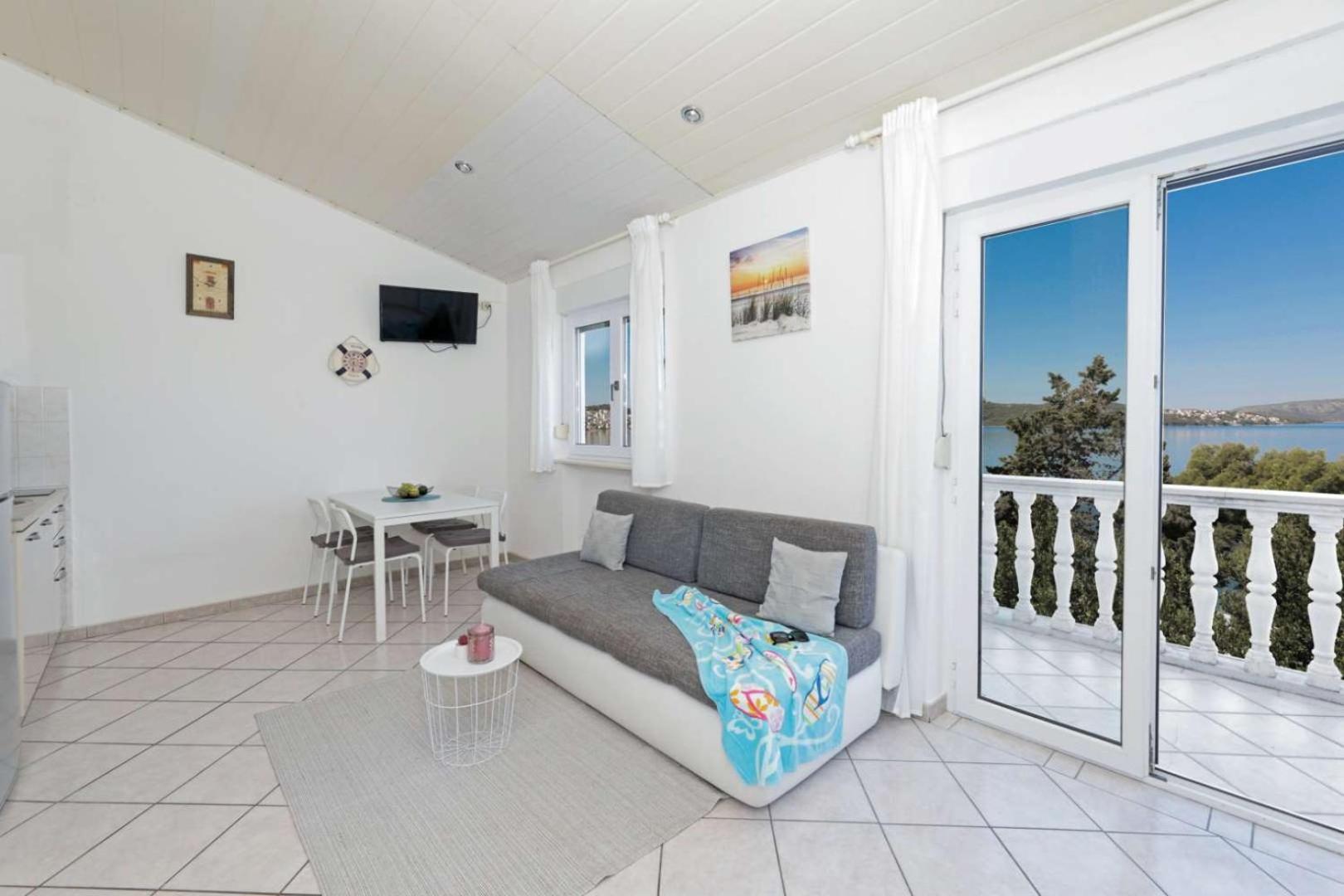 Apartments Lovric Trogir Exterior photo