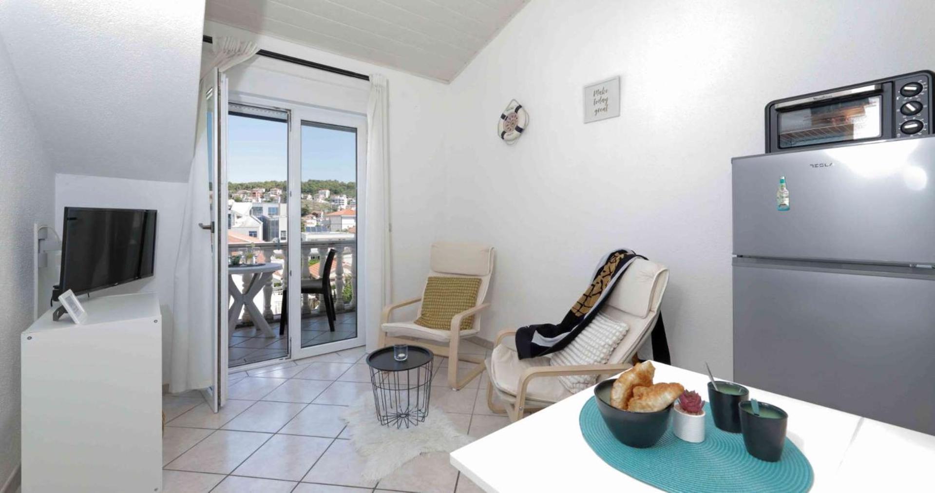 Apartments Lovric Trogir Exterior photo