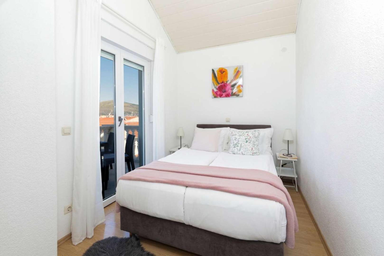 Apartments Lovric Trogir Exterior photo