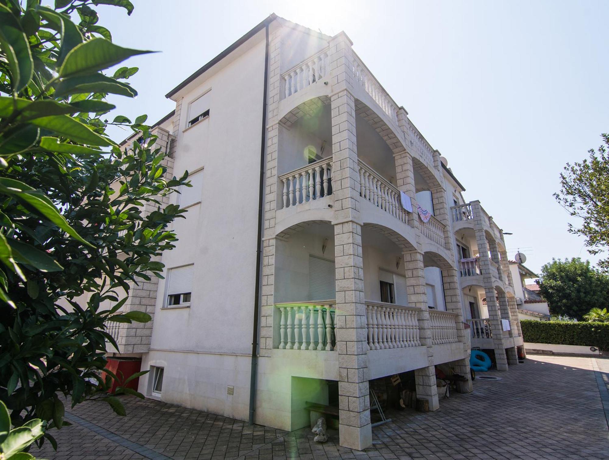 Apartments Lovric Trogir Exterior photo